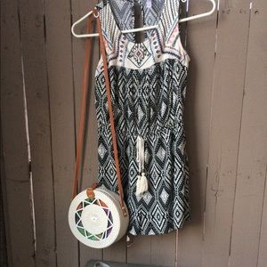 [Xhilaration] women’s BW romper short Small